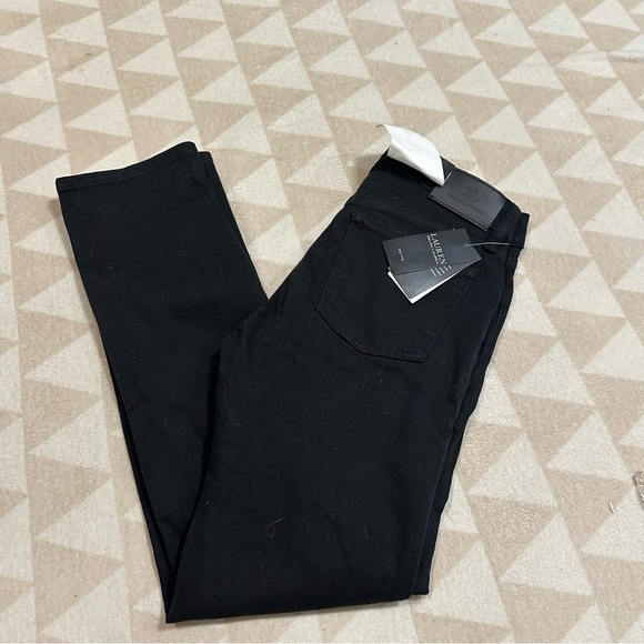 Lauren Ralph Lauren
Petite Mid Rise Straight Jeans - Picture 3 of 6